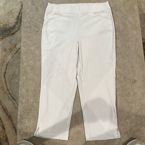 Chico’s Travelers Collection Cropped Pants